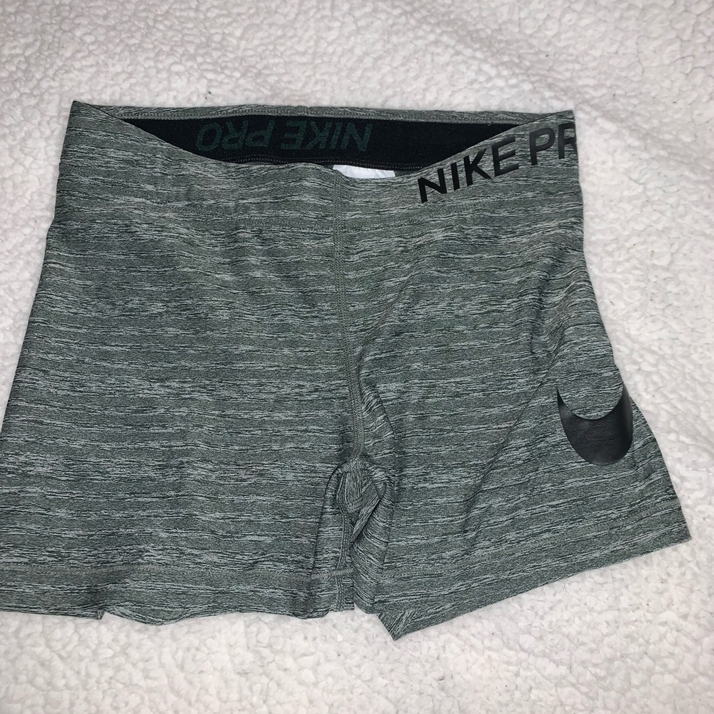 Like-new Nike Pro spandex
